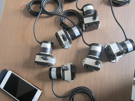 ���֜y���x������ͨ�Žӿ��ж��ٷN��